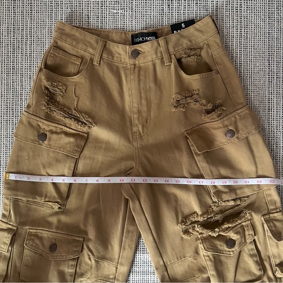 Fashion Nova Women’s High Rise Distressed Cargo Jeans - Picture 7 of 8